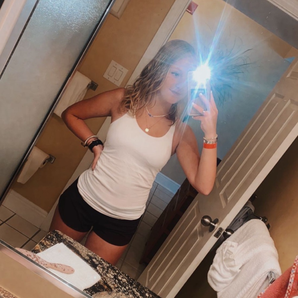 Meet your Posher, Lexi